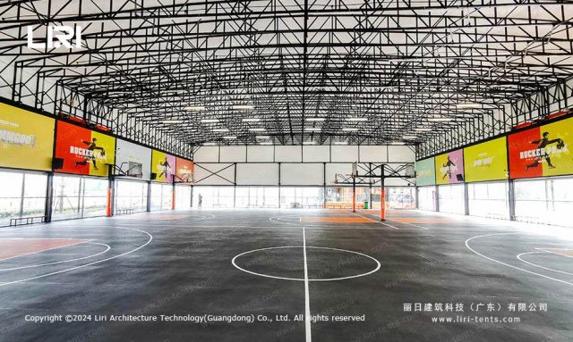 籃球場電動伸縮頂棚內(nèi)景圖